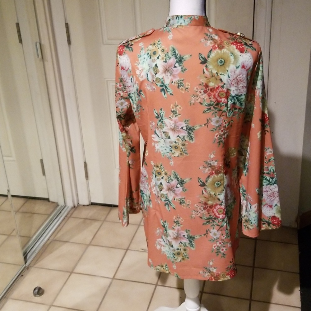 Ladies Top - Picture 4 of 4